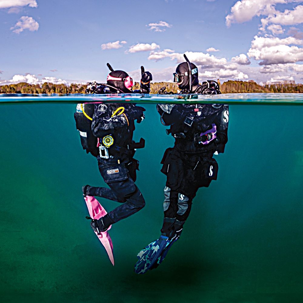 Scuba students progressing comfortably through training