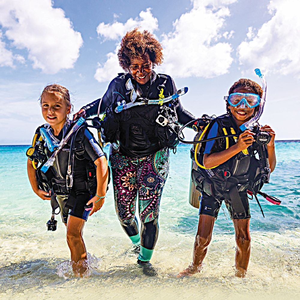 Scuba students becoming more comfortable in the pool